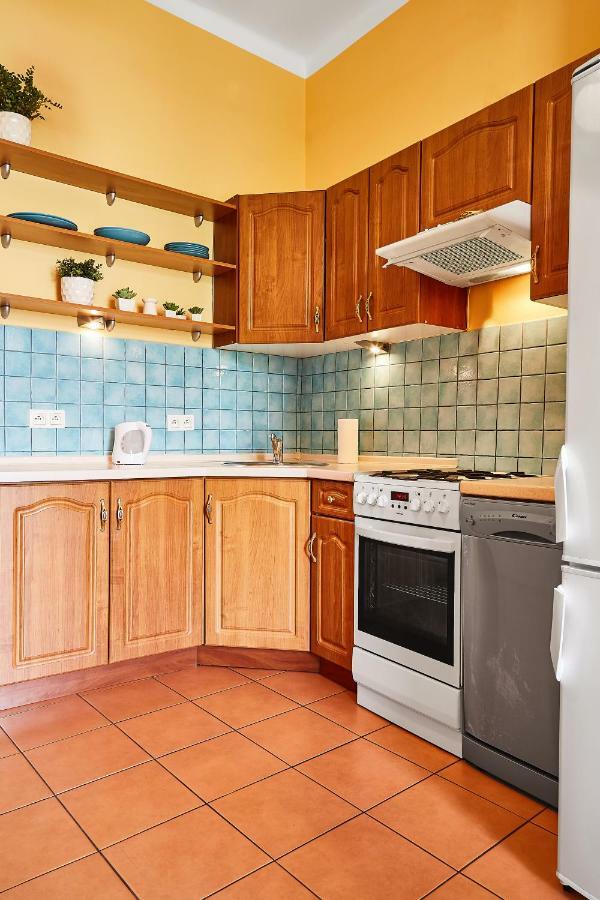 Green Yard Apartment Krowoderska Street Краков Экстерьер фото
